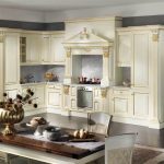 Mobili da cucina classici con disposizione angolare