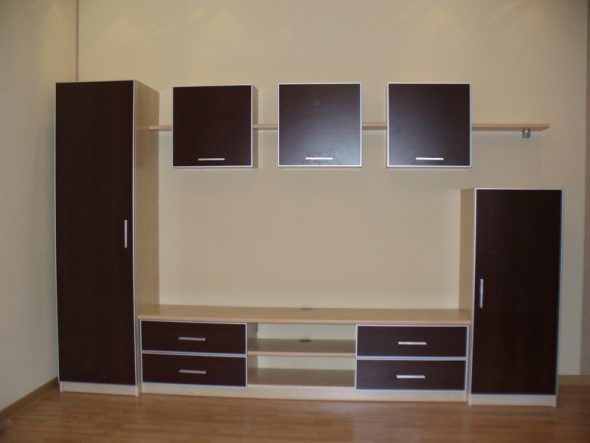 Set di mobili in truciolato
