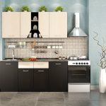 Mobili in bianco e nero a contrasto in cucina