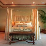 Letto in ferro battuto con baldacchino