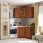 Set di mobili da cucina ad angolo piccolo