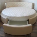 Letto rotondo originale con cassetto