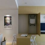 Tavolo e sedie nascosti in un mobile per una piccola cucina