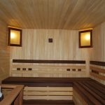 Progettazione angolare di panche e mensole nello stabilimento balneare