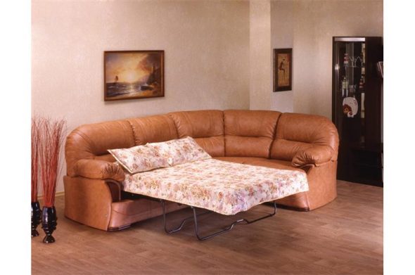 Divano letto angolare nel soggiorno