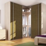 Armadio angolare per camera da letto con inserti in rattan