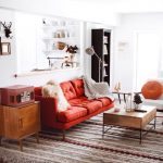 Divano luminoso in stile country