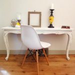 Tavolo consolle bianco con gambe curve