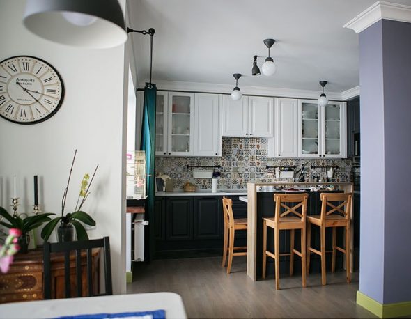 Cucina in bianco e nero con frontali in MDF
