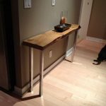 Tavolo consolle in legno con gambe in metallo