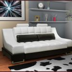 Divano letto per uso quotidiano in bianco e nero