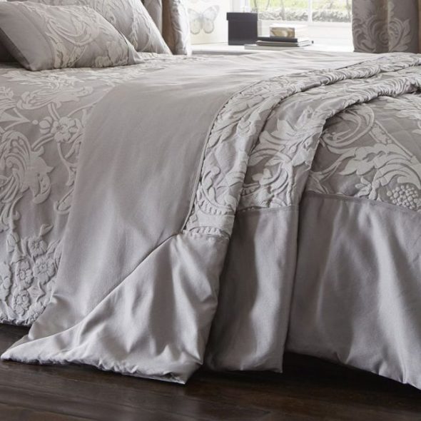 Bellissimo letto per arredare la tua camera da letto