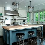 Bellissima cucina aperta senza pensili