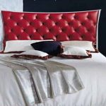 Letto con testiera bordeaux con aggancio a carrozza