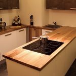 Piano di lavoro della cucina in massello di noce selvatico