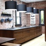 Mobili da cucina in legno insoliti per una cucina in stile loft