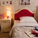 Letto singolo con schienale morbido con aggancio carrello