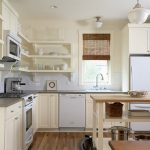 Progetto di una cucina angolare senza pensili