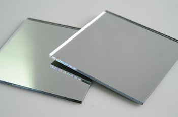 Specchi di plastica