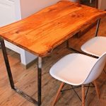 Tavolo con piano cucina in legno massello con gambe in metallo