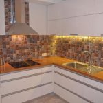 Piano di lavoro in legno per cucina moderna