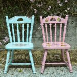 Opzioni per decorare le sedie con la tecnica del decoupage per un bambino e una bambina