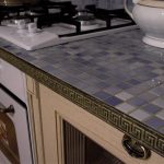 Piano cucina in mosaico color lilla