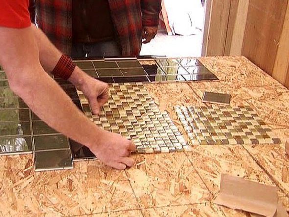 Piastrelle abbinate a mosaici