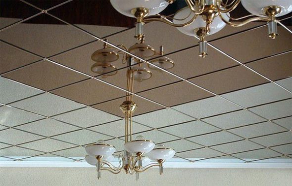 Soffitto a specchio sospeso