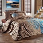 Copriletto in raso per letto grande