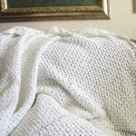 Grande coperta traforata color latte