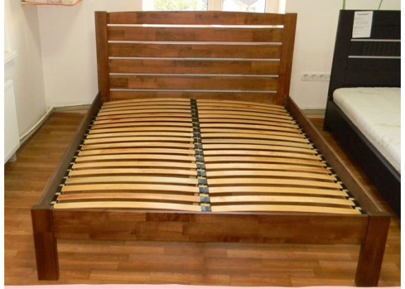 Letto con doghe di faggio