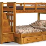 Letti in legno a due livelli per bambini