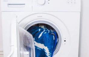 La coperta può essere lavata solo in una lavatrice di grandi dimensioni.