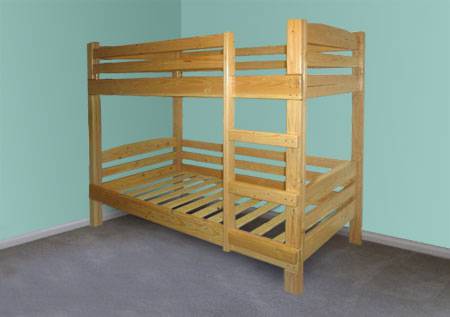 Letto in legno pronto all'uso