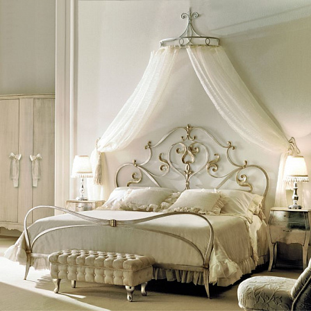 Letto a baldacchino