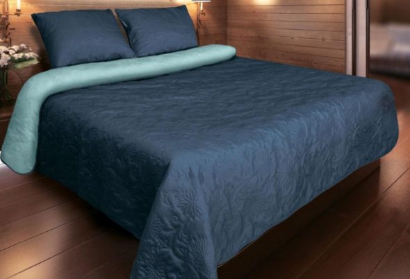Incastonato in blu