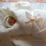 Delicata coperta con pizzo di media morbidezza