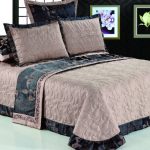 Copriletto jacquard in versione combinata