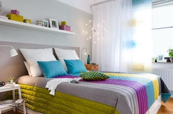 Il copriletto renderà la camera da letto accogliente