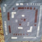 Pătură multicoloră pentru copii cu labirinturi