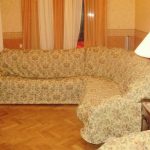 Coperta fai da te per divano angolare in soggiorno