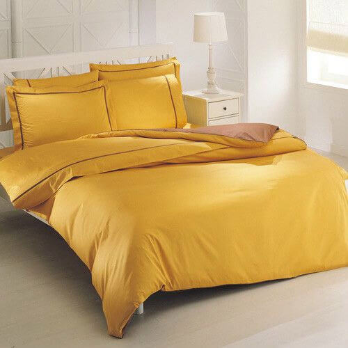 Linge de lit en satin jaune
