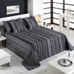 Elegante striscia per copriletto in colore grigio