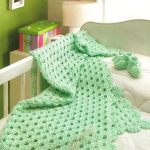 Coperta calda verde e set per neonati per la dimissione