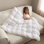 Coperta di caramelle bianca come la neve per una bambina