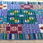 Grande coperta lavorata a maglia con un design interessante