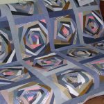 Interessante coperta in denim con motivo a labirinto