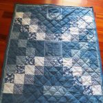 Bellissima trapunta patchwork con motivo simmetrico ricavata da vecchi jeans