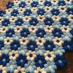 Bellissima coperta floreale tricolore
